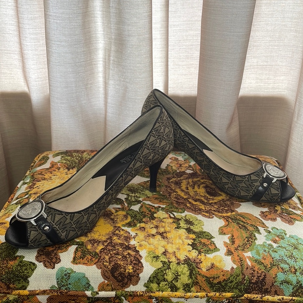 Michael Kors Open Toes Heels Size 6.5